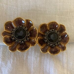 Alana Stewart Vintage Flower Clip on Earrings Mauve Enamel‎ Black Center Stone